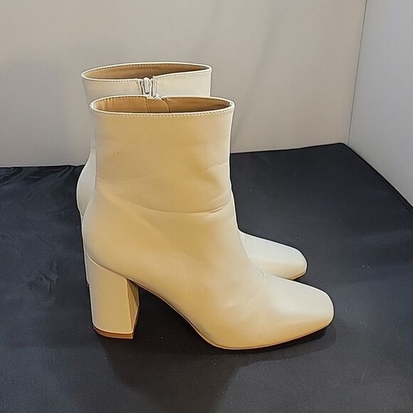 FASHION NOVA SIDE ZIP CHUNKY HEELED CLASSIC BOOTS - Picture 4 of 16